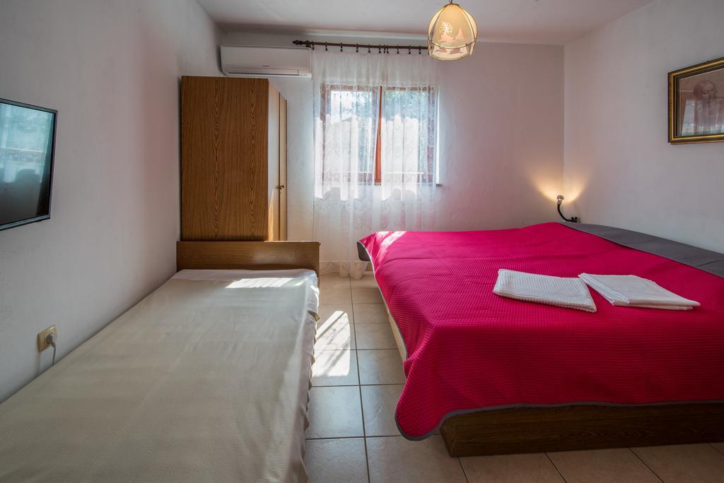 Apartments Jurina 2 Krk Town Dış mekan fotoğraf